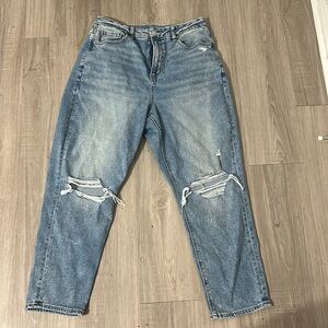 NWT American Eagle Curvy Mom Jean 10 Short